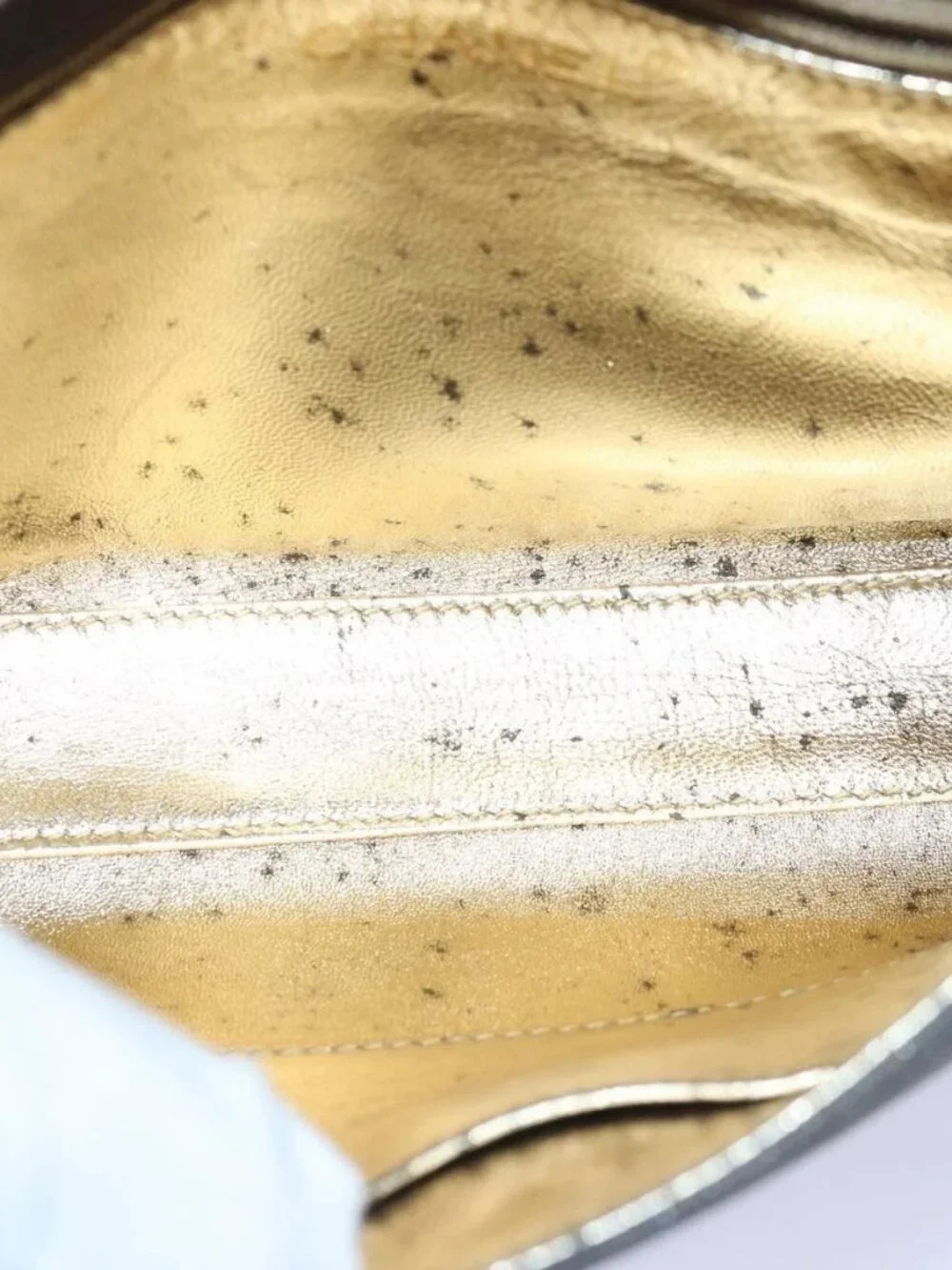 CHANEL brand	chanel color	gold
